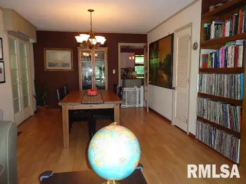 821 Orchard Dr, Macomb, IL 61455 photo 6