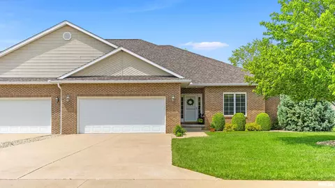 1602 Robin Ct, Morton, IL 61550 photo 1