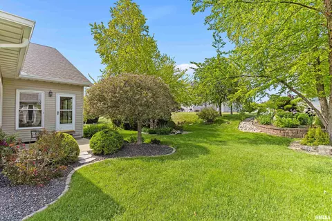 1602 Robin Ct, Morton, IL 61550 photo 3