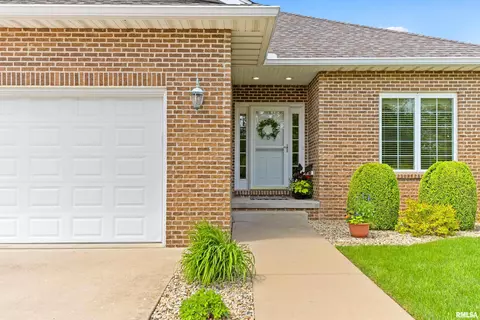 1602 Robin Ct, Morton, IL 61550 photo 5
