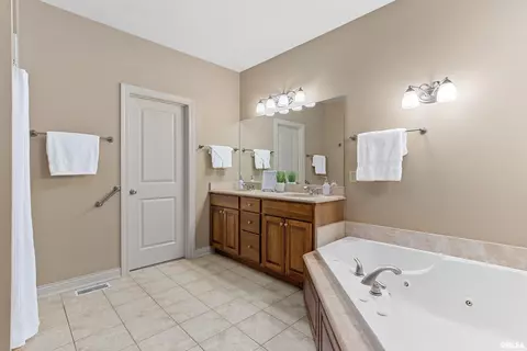 1602 Robin Ct, Morton, IL 61550 photo 29