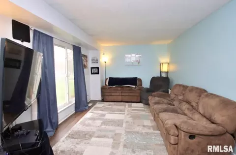 304 Parkview Dr, Washington, IL 61571 photo 4