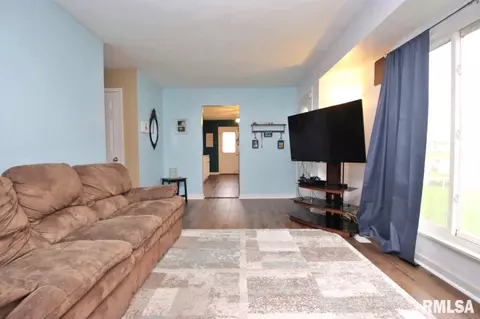 304 Parkview Dr, Washington, IL 61571 photo 5