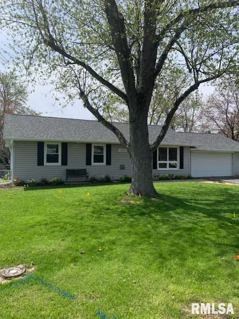 1503 Sunset Dr, Washington, IL 61571 photo 2