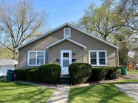 318 E Franklin St, Macomb, IL 61455 photo 3