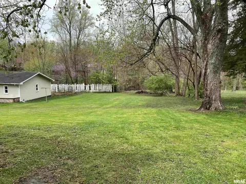 318 E Franklin St, Macomb, IL 61455 photo 20
