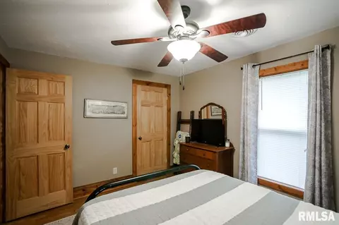 238 W Pine St, Canton, IL 61520 photo 36