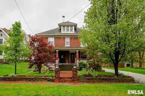238 W Pine St, Canton, IL 61520 photo 1