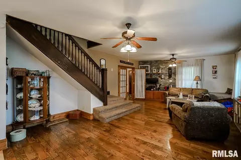 238 W Pine St, Canton, IL 61520 photo 22