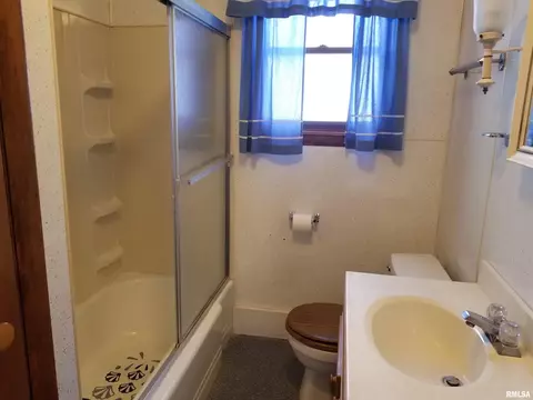 838 S Main St, Canton, IL 61520 photo 14