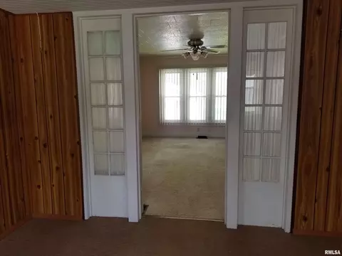 838 S Main St, Canton, IL 61520 photo 6