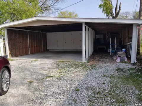 243 E Olive St, Canton, IL 61520 photo 38