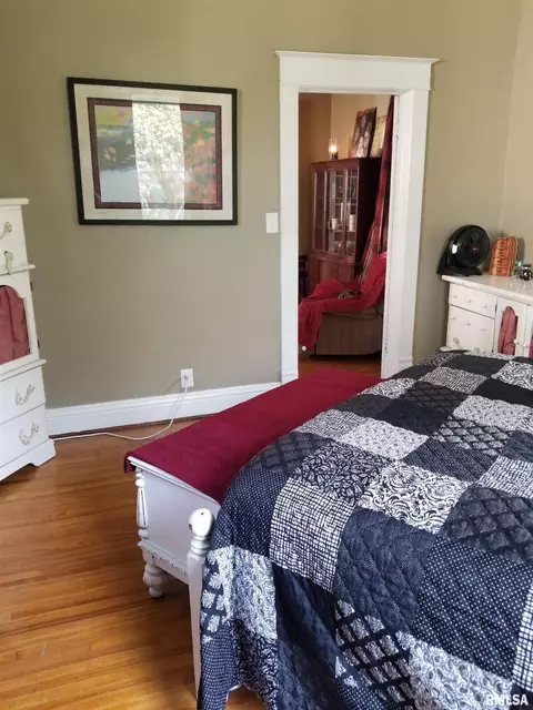 243 E Olive St, Canton, IL 61520 photo 17