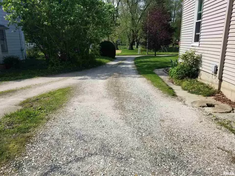 243 E Olive St, Canton, IL 61520 photo 40