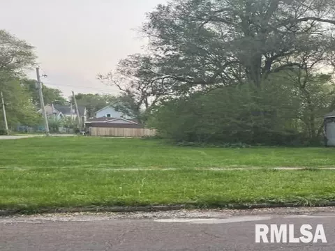 609 Wayne Ave, Peoria, IL 61603 photo 1
