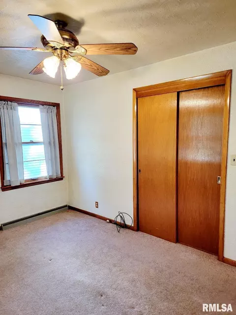 927 E Walnut St, Canton, IL 61520 photo 13