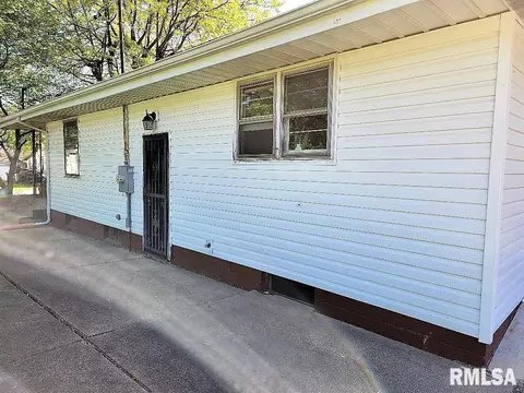 927 E Walnut St, Canton, IL 61520 photo 34
