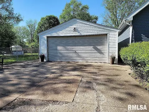 927 E Walnut St, Canton, IL 61520 photo 45