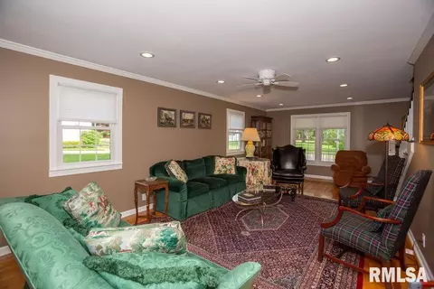 309 W Gloria Dr, Eureka, IL 61530 photo 7