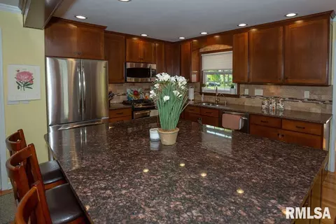309 W Gloria Dr, Eureka, IL 61530 photo 14