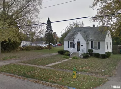 902 E Jefferson St, Washington, IL 61571 photo 1