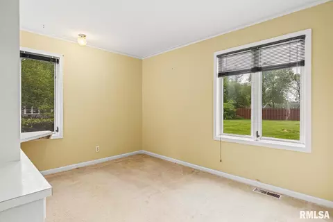 120 E High Point Rd, Peoria, IL 61614 photo 28