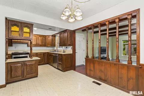 120 E High Point Rd, Peoria, IL 61614 photo 16