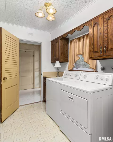 120 E High Point Rd, Peoria, IL 61614 photo 14