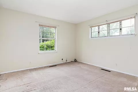120 E High Point Rd, Peoria, IL 61614 photo 23
