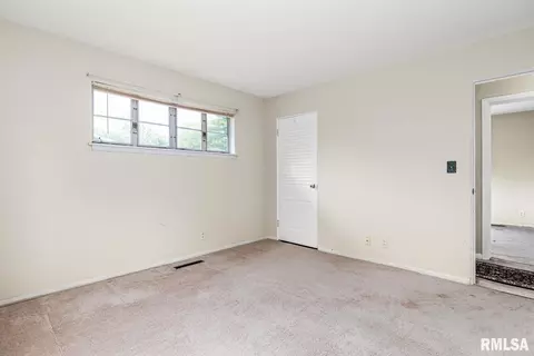 120 E High Point Rd, Peoria, IL 61614 photo 24