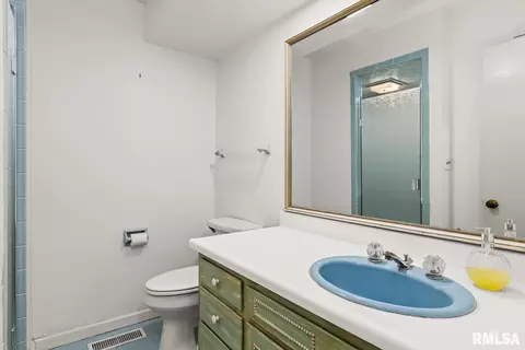 120 E High Point Rd, Peoria, IL 61614 photo 32