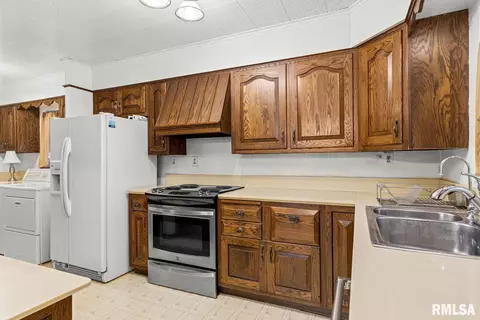 120 E High Point Rd, Peoria, IL 61614 photo 13