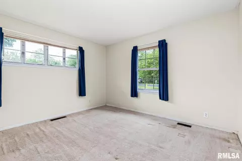 120 E High Point Rd, Peoria, IL 61614 photo 21