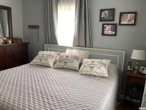 1002 State St, Washington, IL 61571 photo 8