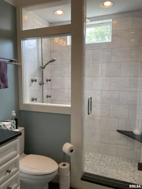 1002 State St, Washington, IL 61571 photo 6