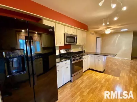 902 S Candy Ln, Macomb, IL 61455 photo 17