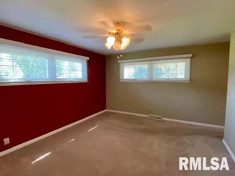 902 S Candy Ln, Macomb, IL 61455 photo 22