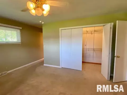902 S Candy Ln, Macomb, IL 61455 photo 23