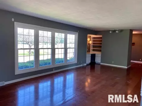 902 S Candy Ln, Macomb, IL 61455 photo 10