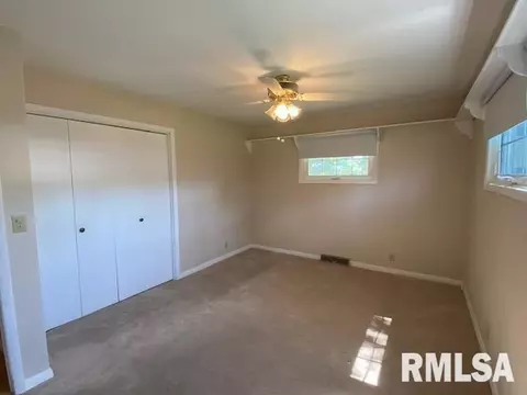 902 S Candy Ln, Macomb, IL 61455 photo 28