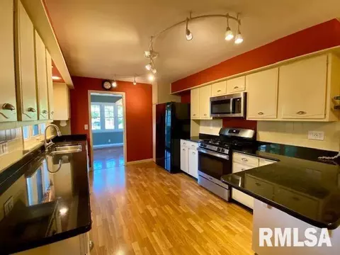 902 S Candy Ln, Macomb, IL 61455 photo 16
