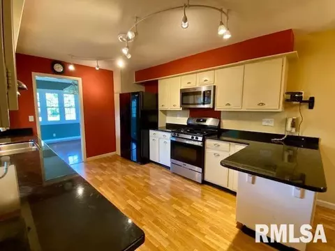 902 S Candy Ln, Macomb, IL 61455 photo 18