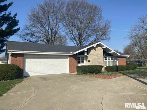902 S Candy Ln, Macomb, IL 61455 photo 5