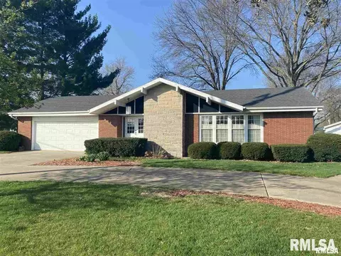 902 S Candy Ln, Macomb, IL 61455 photo 4