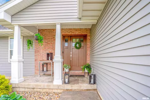 809 Simon St, Washington, IL 61571 photo 3