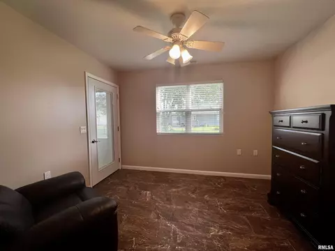 306 Pinecrest Dr, Macomb, IL 61455 photo 15