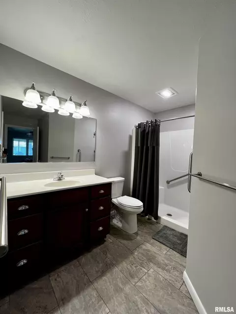 306 Pinecrest Dr, Macomb, IL 61455 photo 19