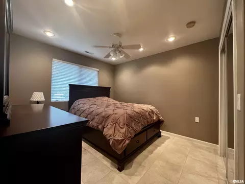 306 Pinecrest Dr, Macomb, IL 61455 photo 16