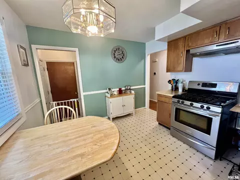 715 E Willcox Ave, Peoria, IL 61603 photo 6