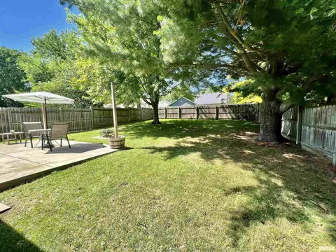 715 E Willcox Ave, Peoria, IL 61603 photo 18